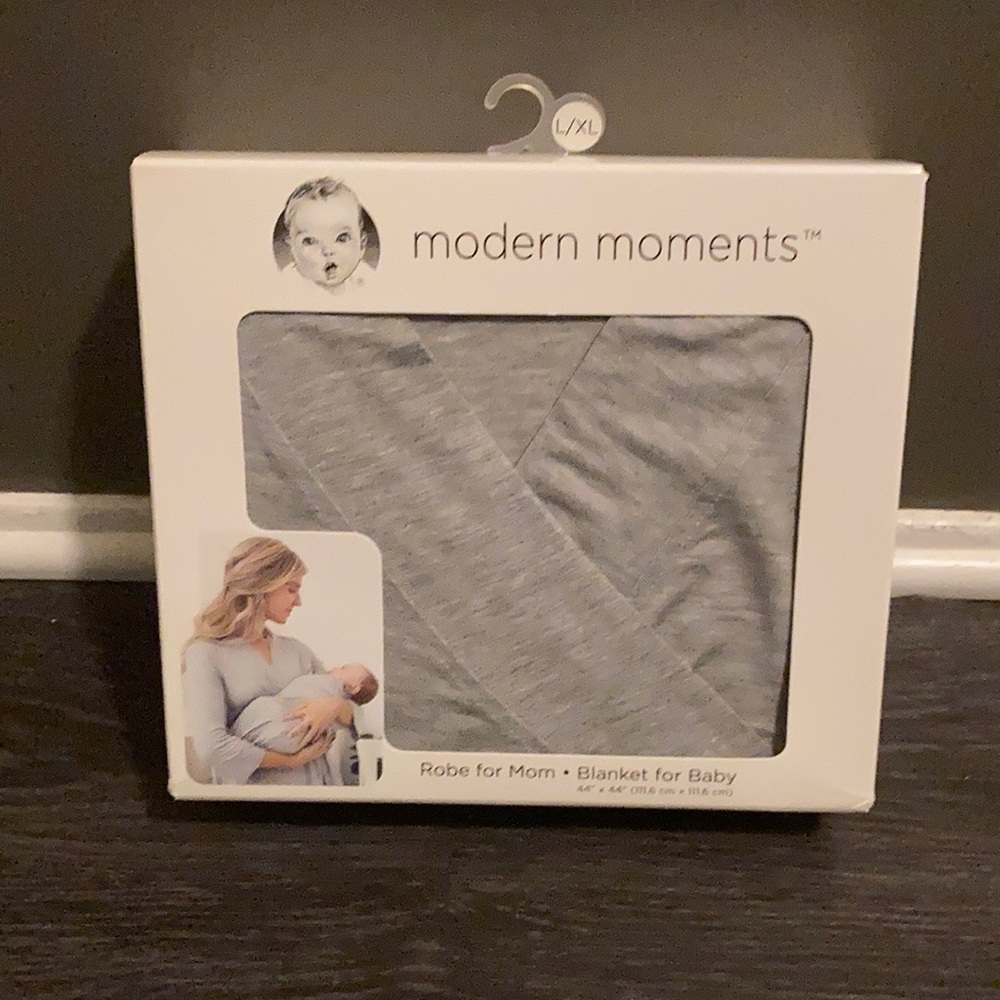 “Modern moments”… Robe for mom, blanket for baby NIB